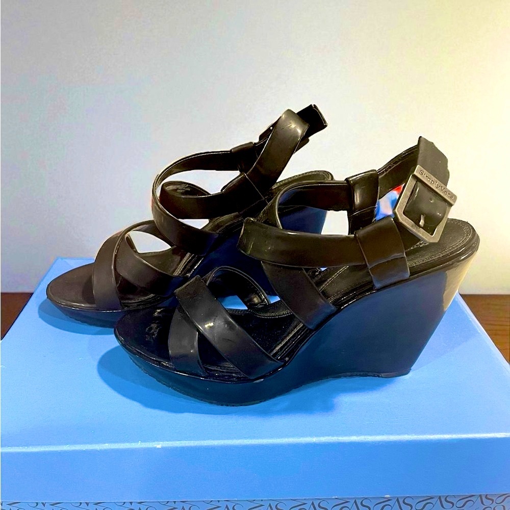 Simply Vera Vera Wang Leia Women's Size 8 Black Vegan Leather Wedge Sandals